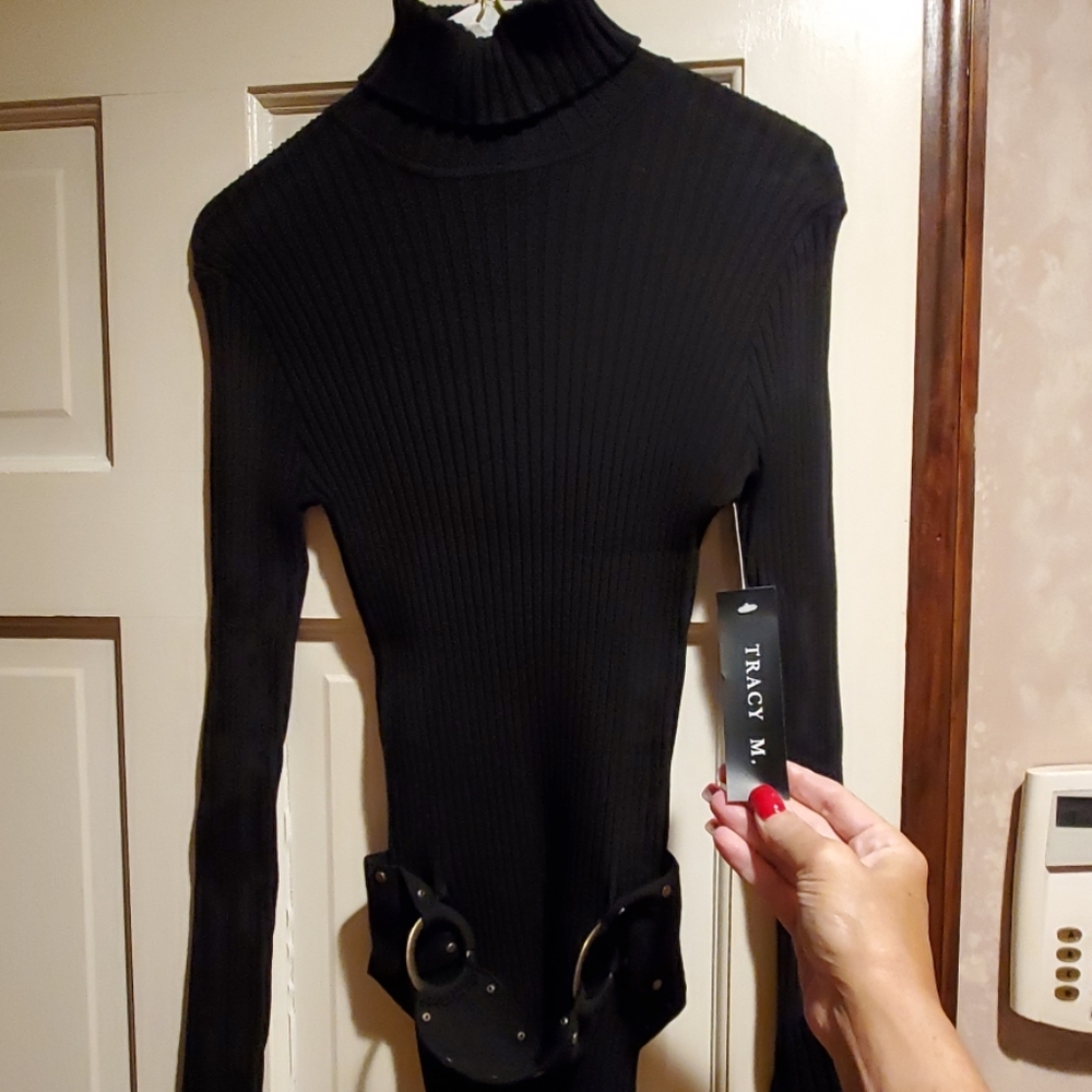BNWT BLACK TRACY M TURTLENECK